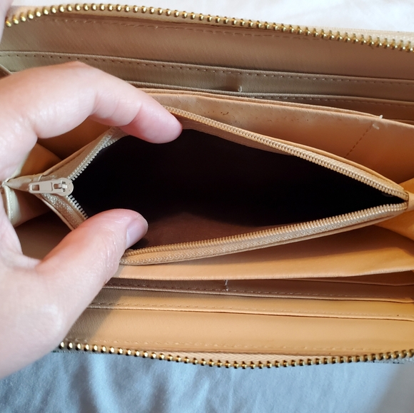 GC Wristlet floral and butterflies - Picture 8 of 8